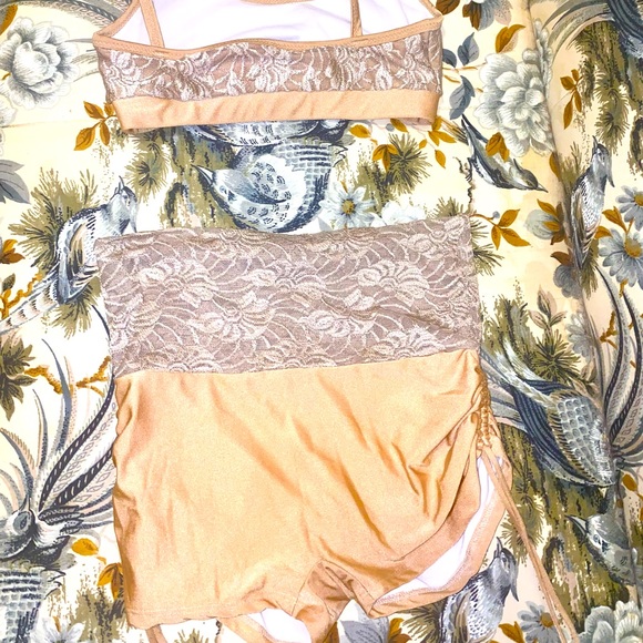Gorgeous Dancer Top/Bottom Set for day to day or shows! With Lace accents. - Picture 2 of 2